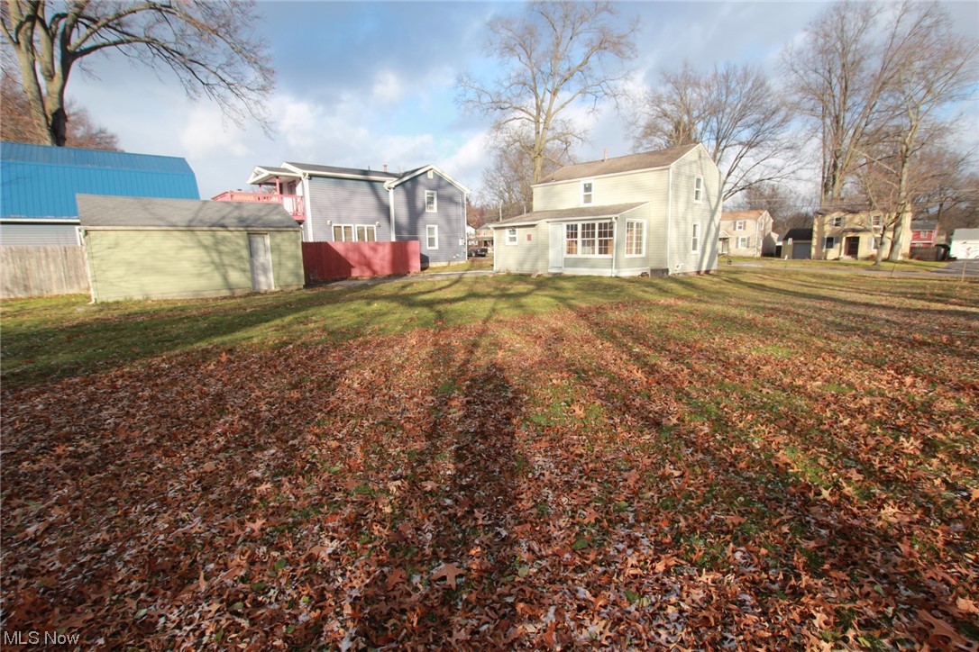 3606 Shelby Road Youngstown, OH 44511 - Photo 28 of 33 View of yard