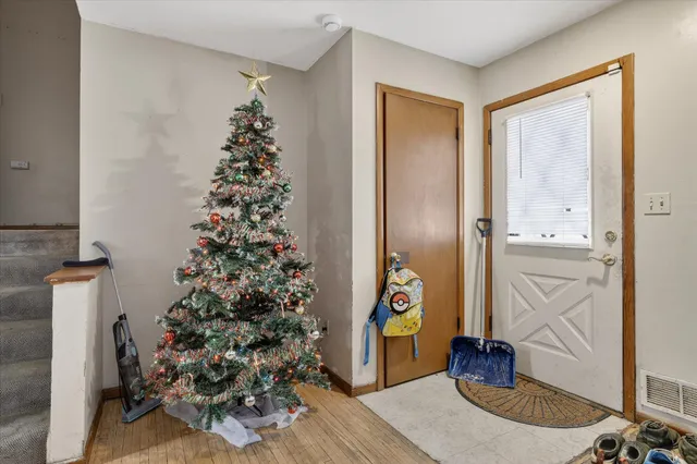 $475,000 | 1574 Pacific Street, St. Paul, MN 55106