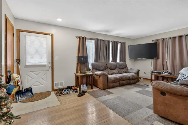 $475,000 | 1574 Pacific Street, St. Paul, MN 55106