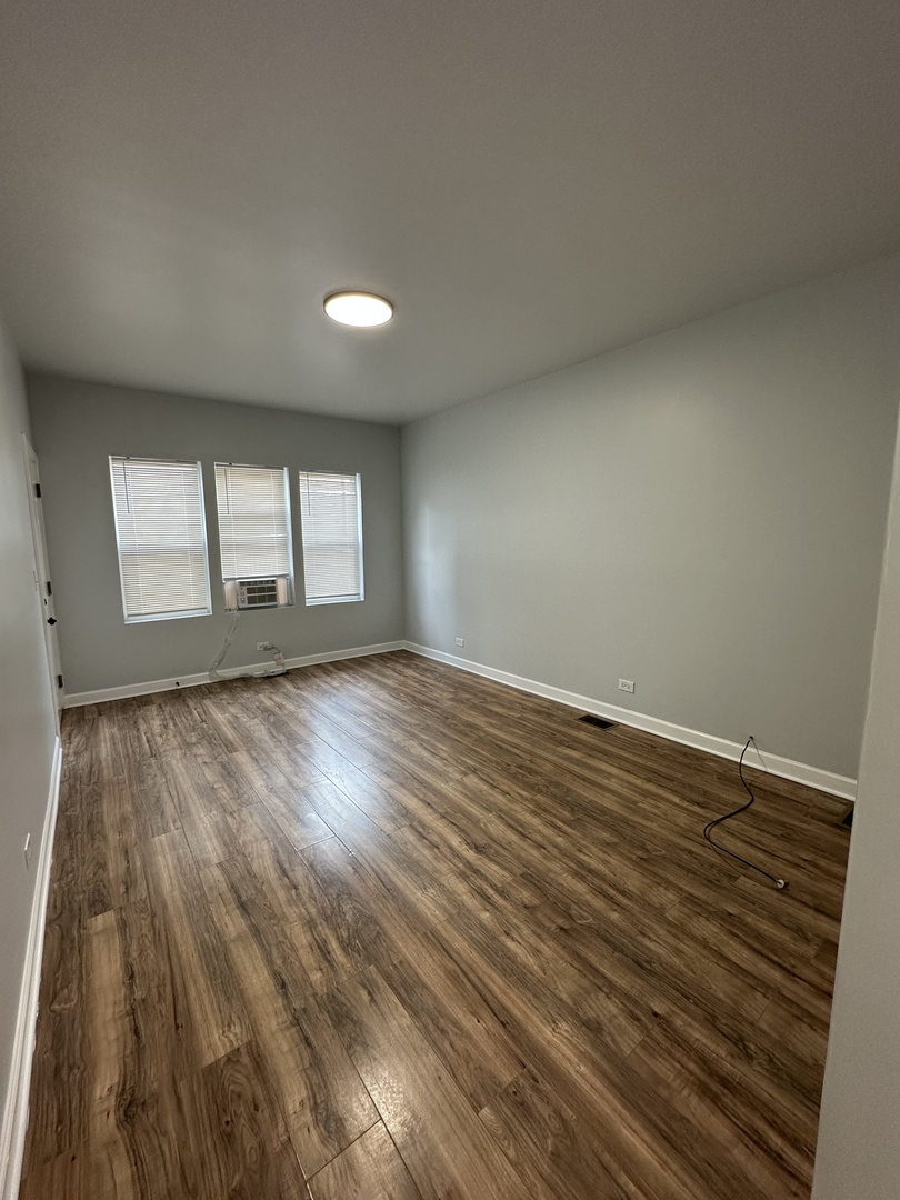 8226 South Brandon Avenue, Unit 1F Chicago, IL 60617 - Photo 7 of 11