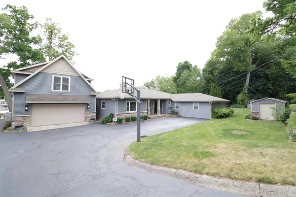 $675,900 | 30642 North Shore Drive, Elkhart, IN 46514