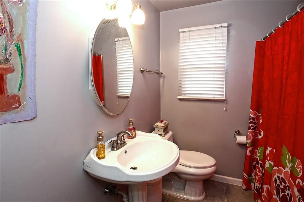 1019 Wible Run Road Pittsburgh, PA 15209 - Photo 10 of 19