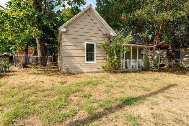 $79,900 | 1716 Maple Avenue, Paris, TX 75460