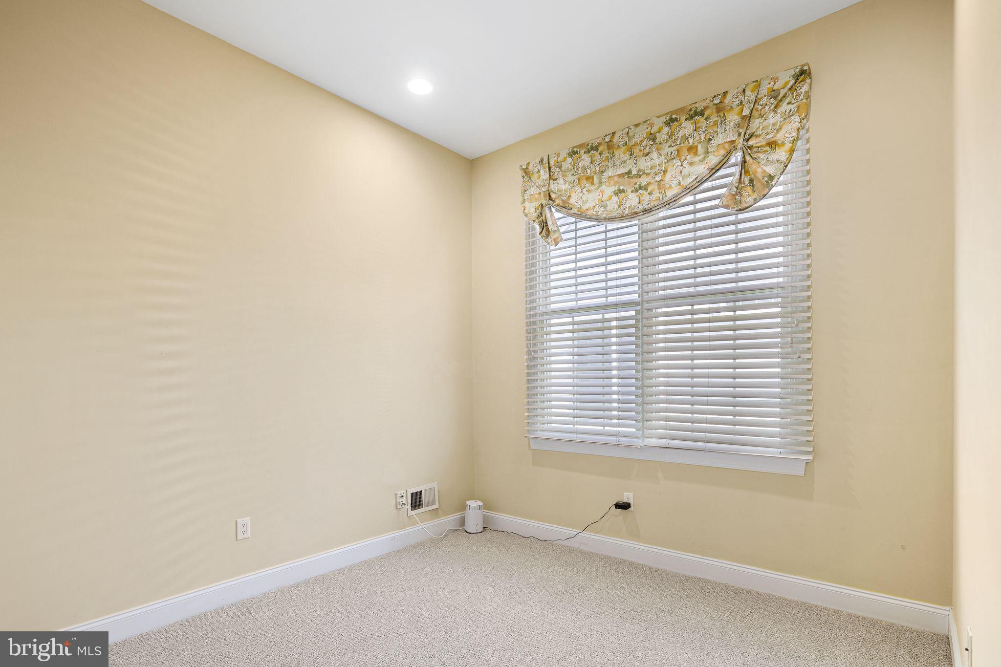 35 Cassin Hill Road Garnet Valley, PA 19060 - Photo 23 of 31 Flex room (enough for a twin bed/daybed)
