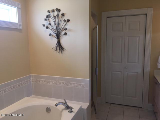 408 Northwood Road Washington, NC 27889 - Photo 17 of 35 Master Bath