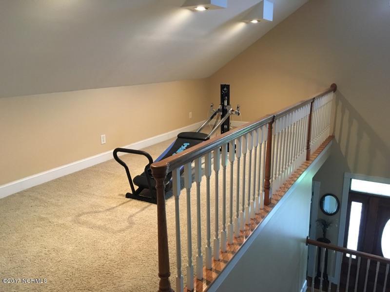 408 Northwood Road Washington, NC 27889 - Photo 22 of 35 Upstairs Loft Area