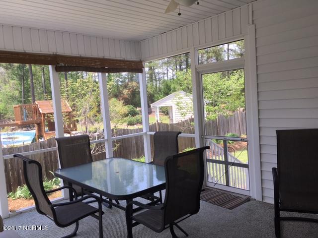 408 Northwood Road Washington, NC 27889 - Photo 28 of 35 Screened Porch