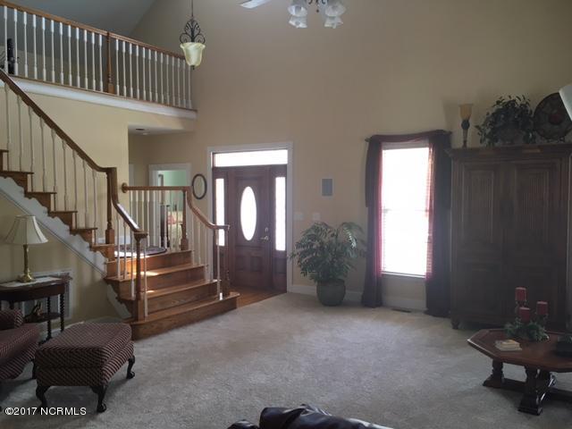 408 Northwood Road Washington, NC 27889 - Photo 4 of 35 Large Family Room