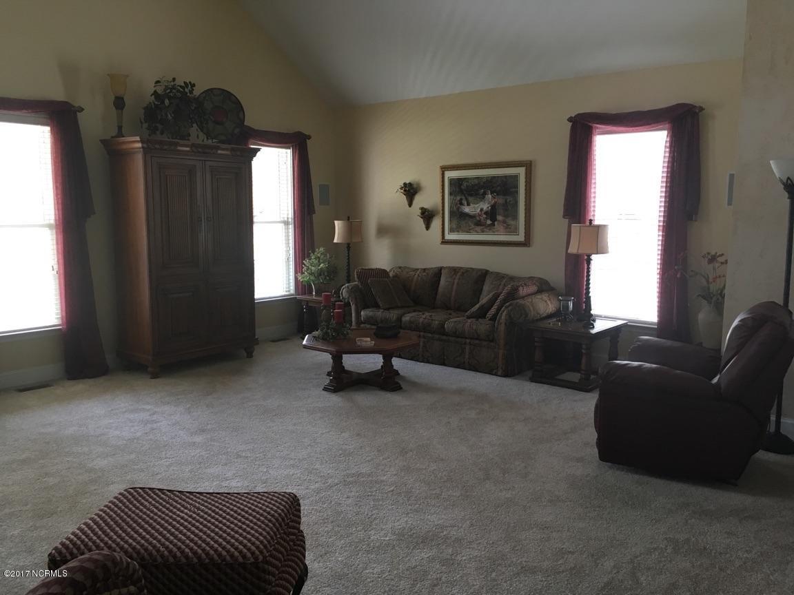 408 Northwood Road Washington, NC 27889 - Photo 8 of 35 Family Room