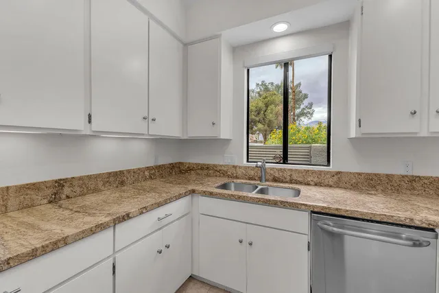 $399,900 | 535 Desert W Drive, Rancho Mirage, CA 92270