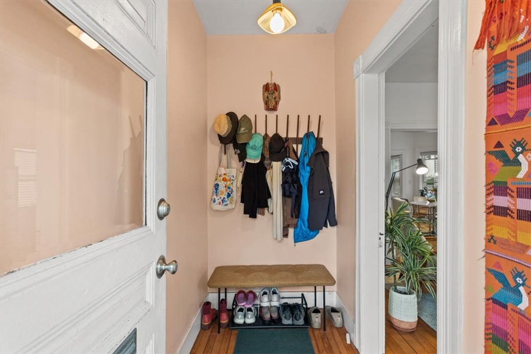 206 Rochambeau Avenue, Unit 1 Providence, RI 02906 - Photo 5 of 32