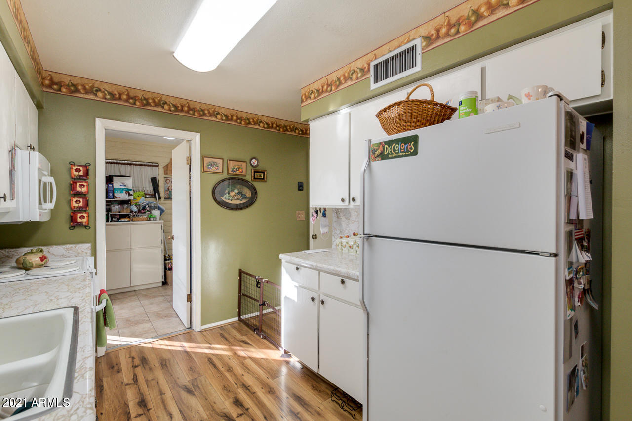 6113 East Adobe Road Mesa, AZ 85205 - Photo 13 of 42 Accent wall colors
