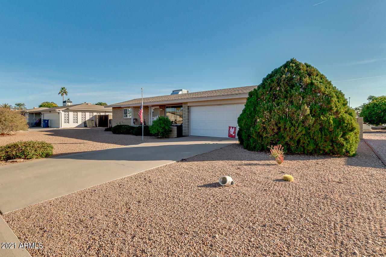 6113 East Adobe Road Mesa, AZ 85205 - Photo 3 of 42 Low maintenance yard