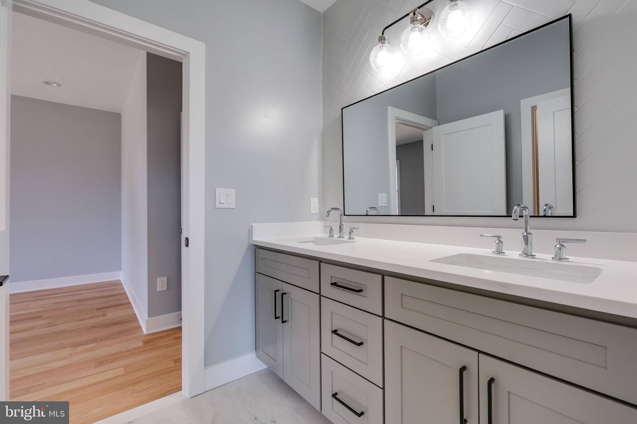 6810 Old Chesterbrook Road McLean, VA 22101 - Photo 50 of 69 JACK AND JILL BATH