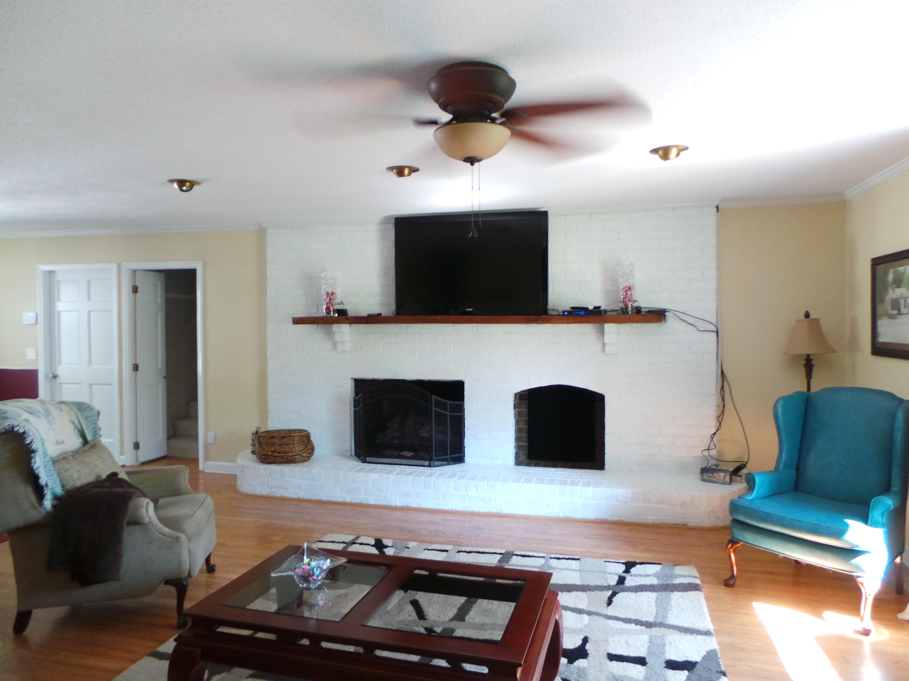 128 Rutledge Drive Eutawville, SC 29048 - Photo 2 of 23 20160625_101417