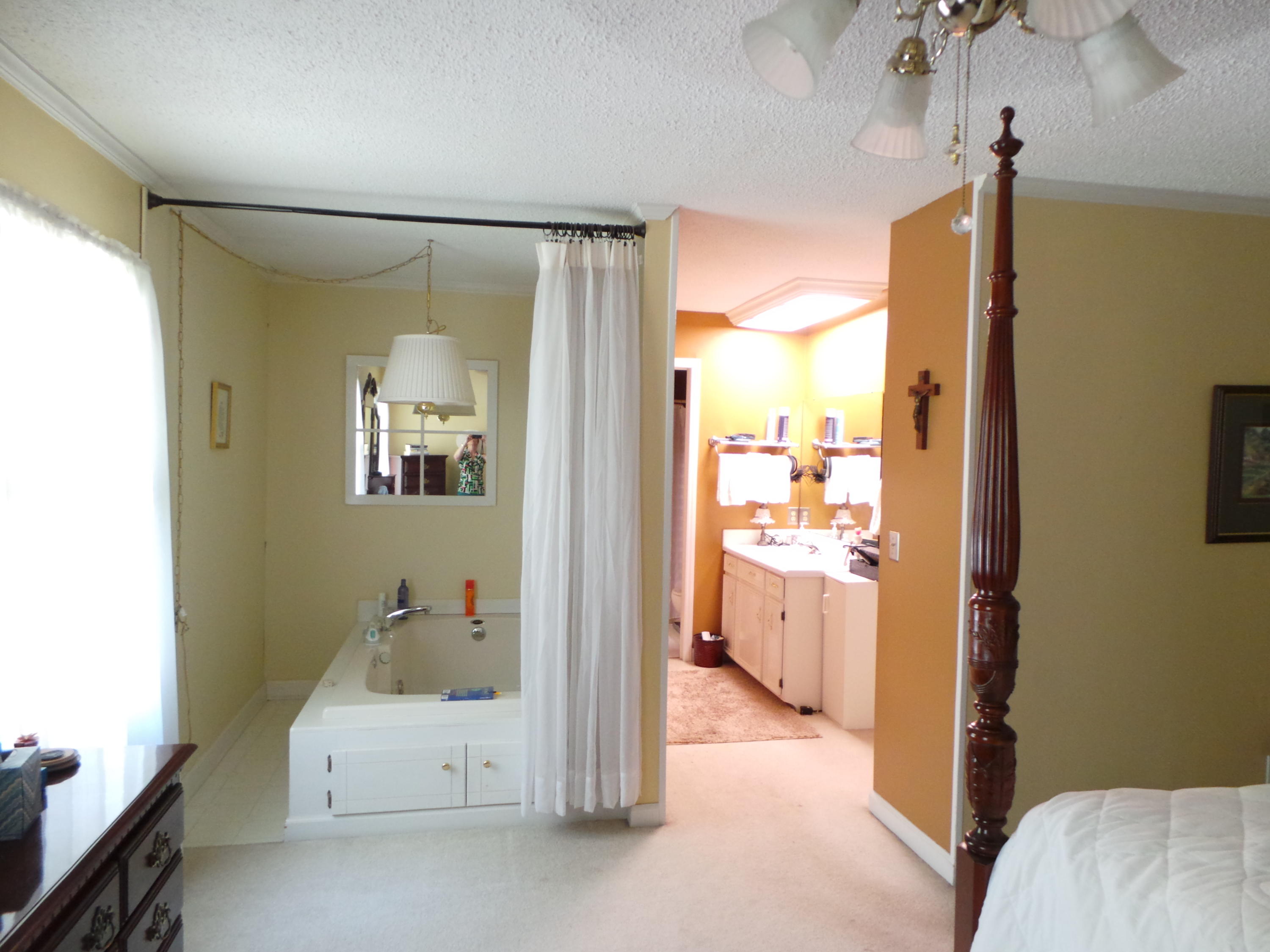 128 Rutledge Drive Eutawville, SC 29048 - Photo 10 of 23 20160625_102948