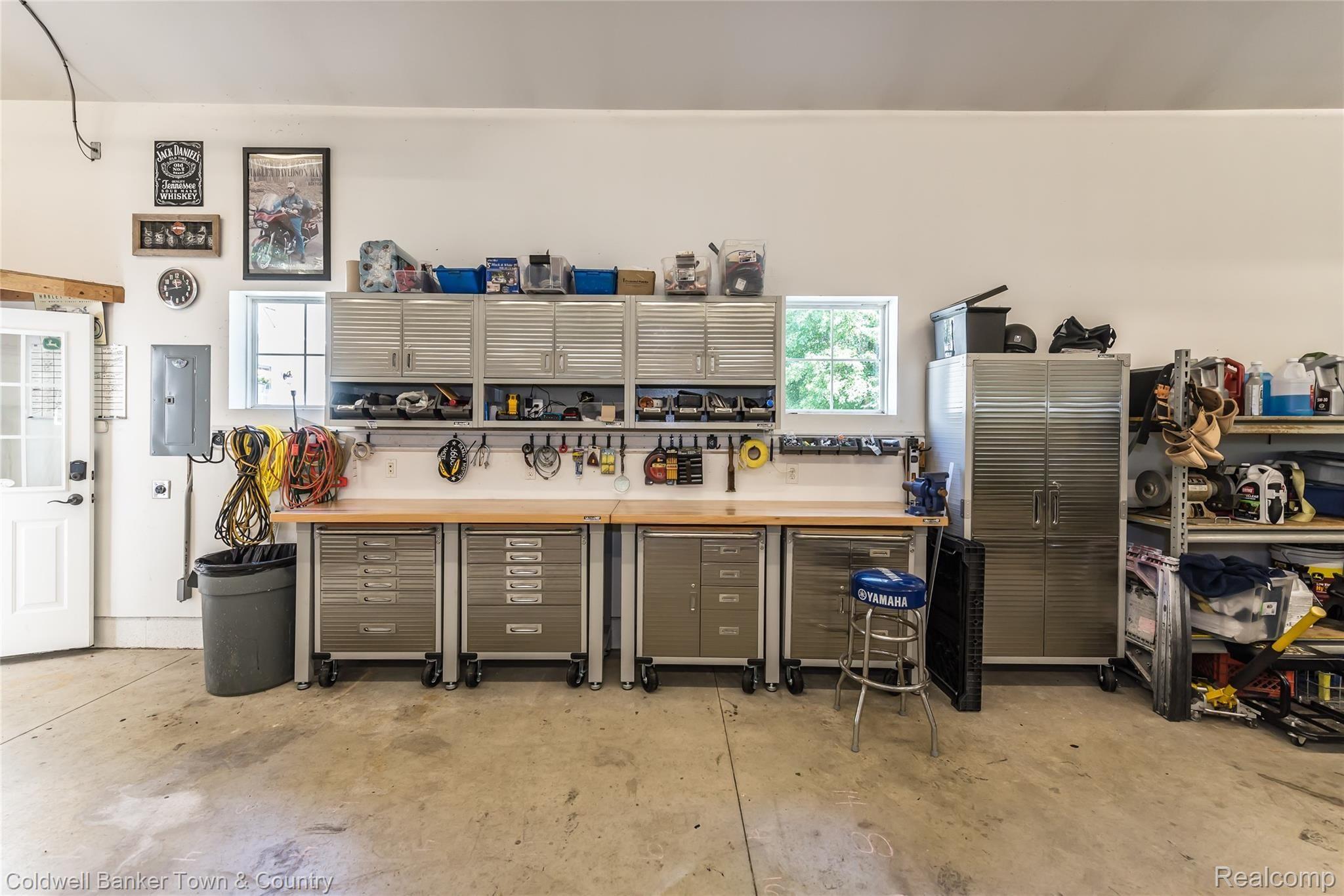 3095 Hunter Road Brighton, MI 48114 - Photo 43 of 92 DSC_2029.jpg