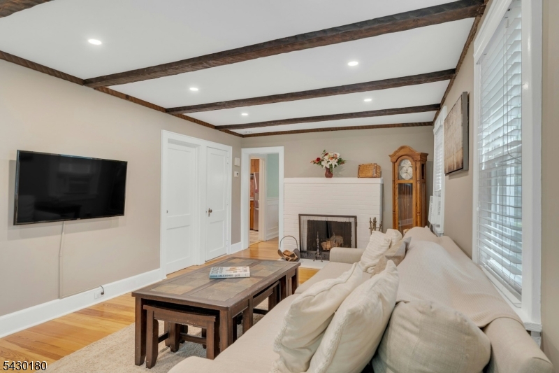 56 Highwood Road Denville, NJ 07834 - Photo 7 of 36