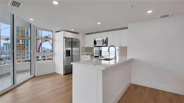 $8,169 | 555 Northeast 34th Street, Unit 2201, Miami, FL 33137