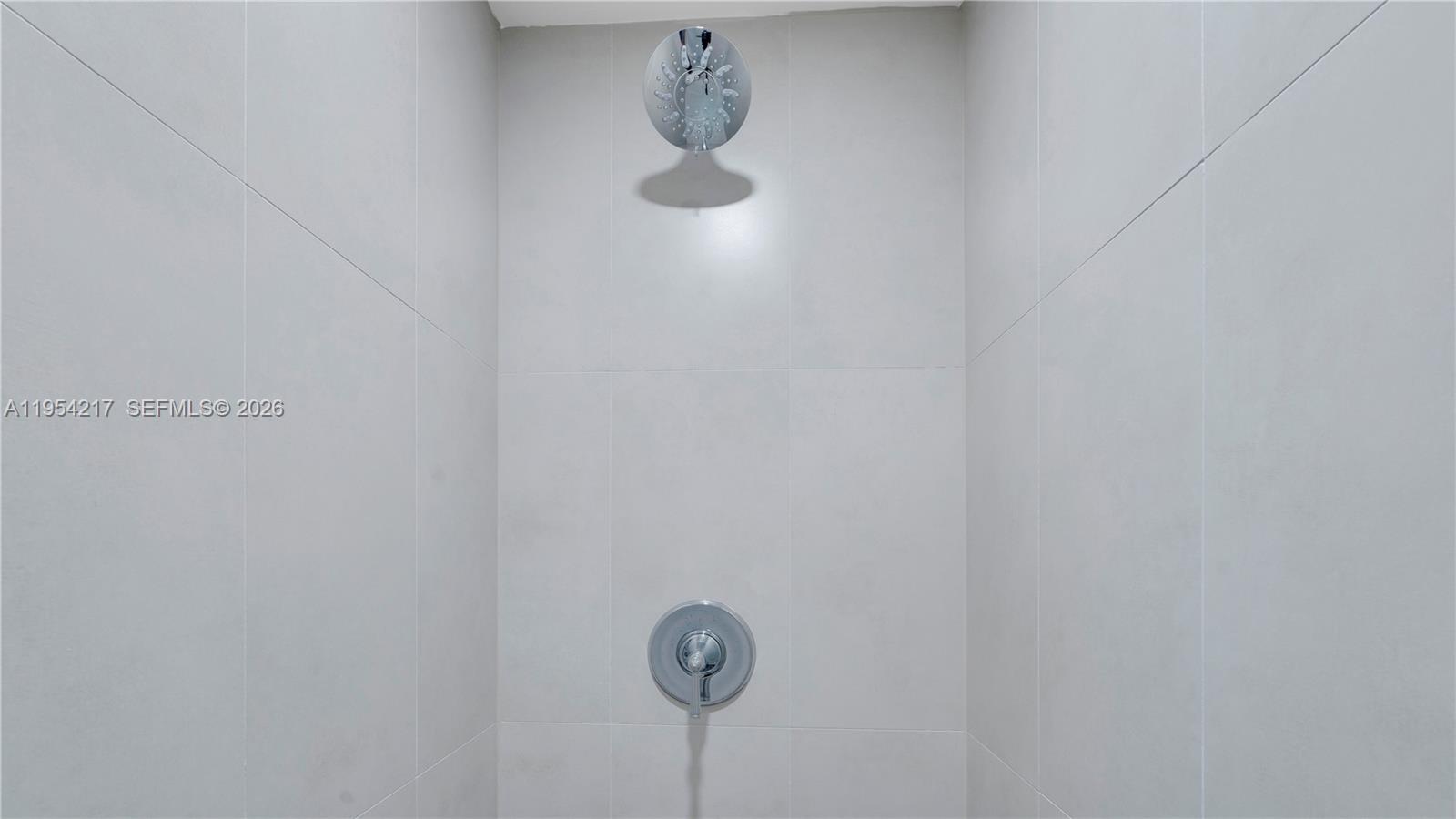 555 Northeast 34th Street, Unit 2201 Miami, FL 33137 - Photo 39 of 46