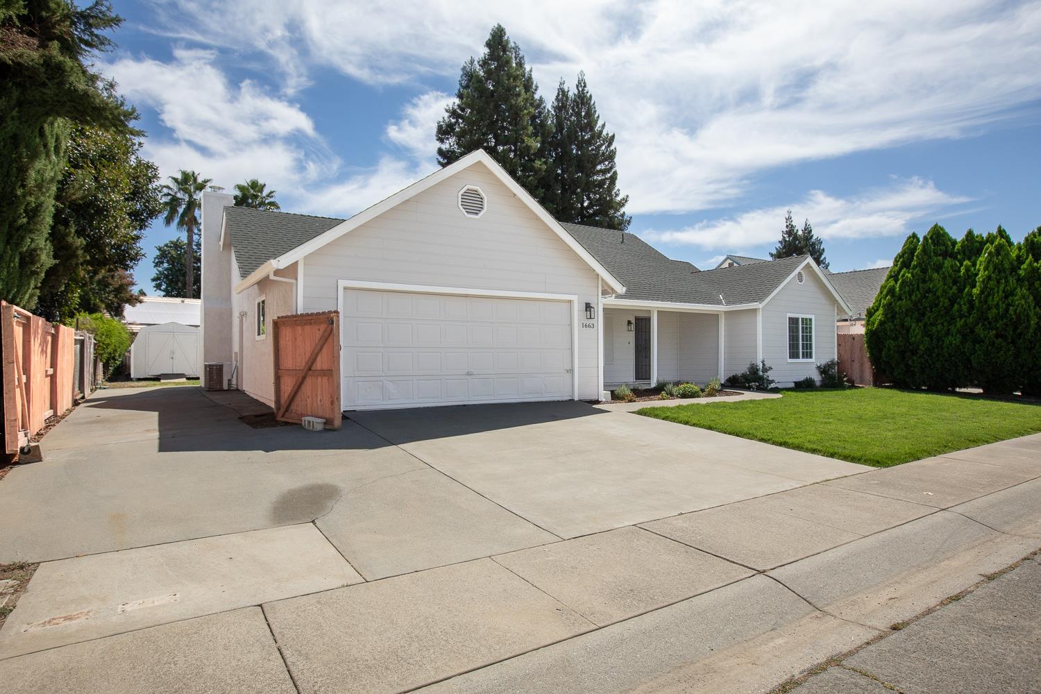 1663 Royo Ranchero Drive Yuba City, CA 95993 - Photo 6 of 81 Gallery Image 6