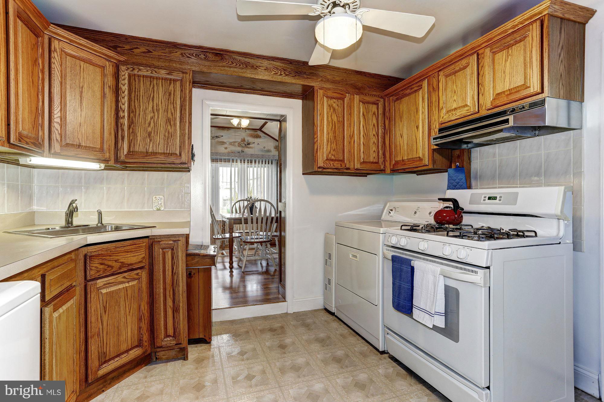 7814 Fairgreen Road Baltimore, MD 21222 - Photo 4 of 18 Kitchen