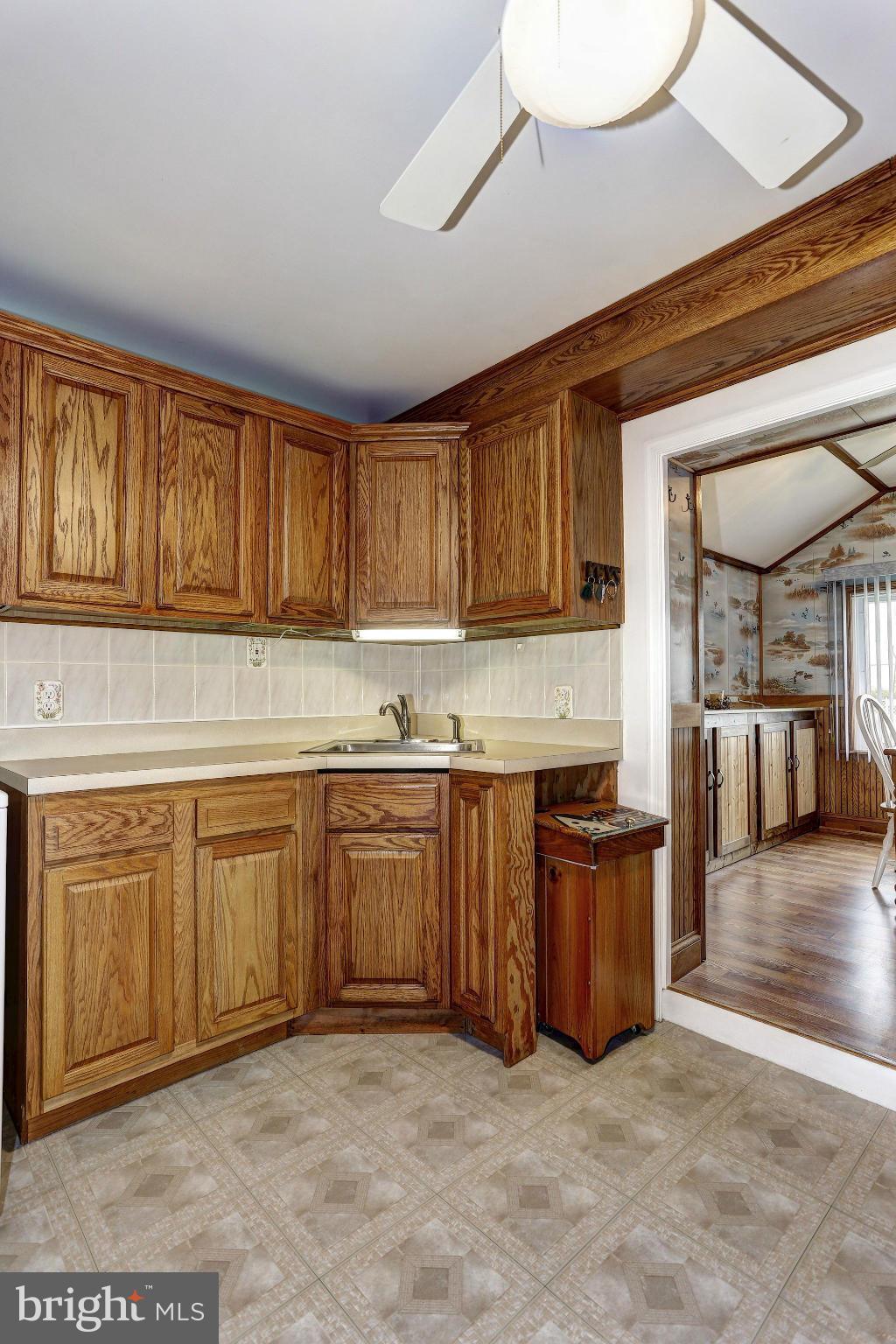 7814 Fairgreen Road Baltimore, MD 21222 - Photo 6 of 18 Kitchen