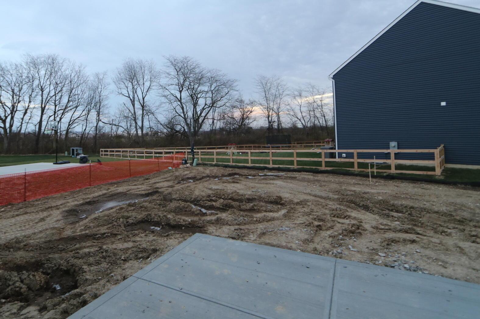 38 Chambers Bay Road Commercial Point, OH 43116 - Photo 10 of 15 Yard