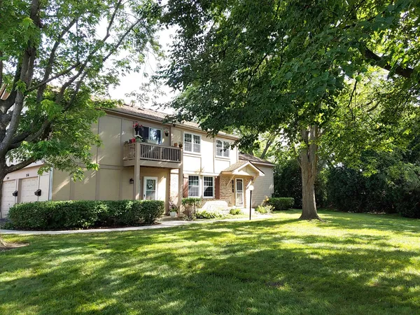 $2,450 | 214 Redwood Court, Vernon Hills, IL 60061