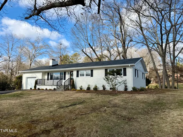 $369,850 | 290 Valley Drive, Bristol, VA 24201