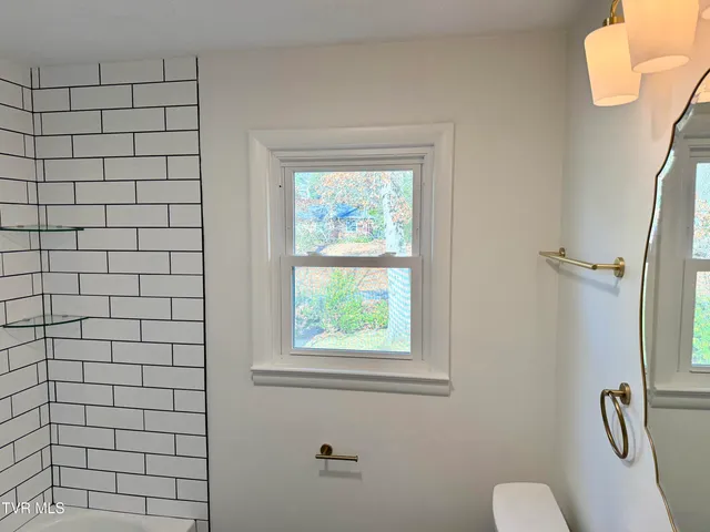 $379,850 | 290 Valley Drive, Bristol, VA 24201