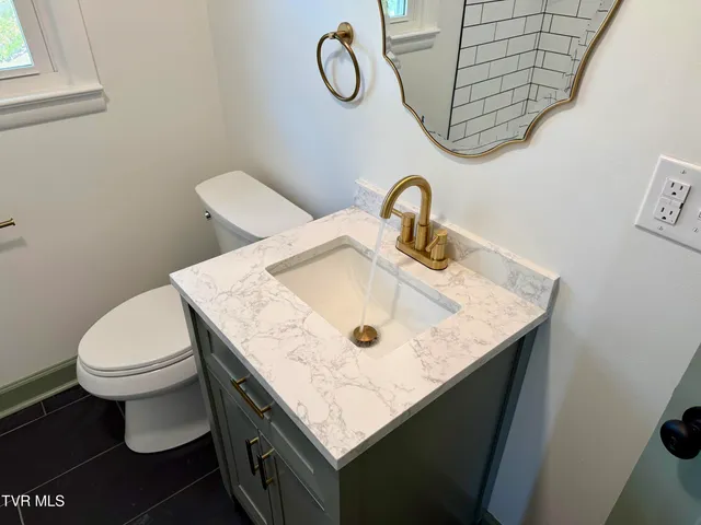 $379,850 | 290 Valley Drive, Bristol, VA 24201