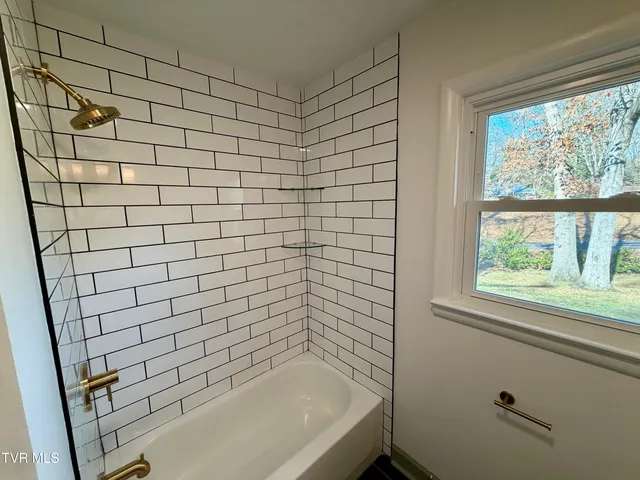 $379,850 | 290 Valley Drive, Bristol, VA 24201