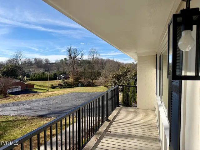 $379,850 | 290 Valley Drive, Bristol, VA 24201