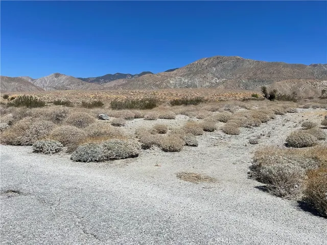a view of a dry field