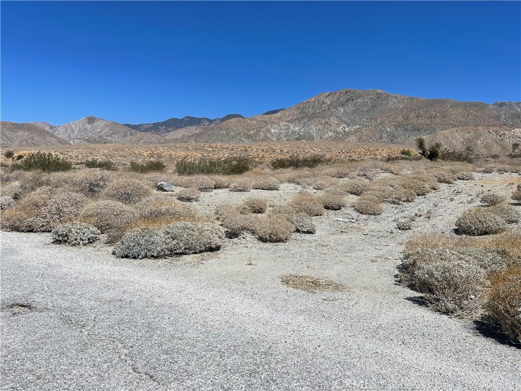 55200 Hatton Place Whitewater, CA 92282 - Photo 7 of 17 a view of a dry field