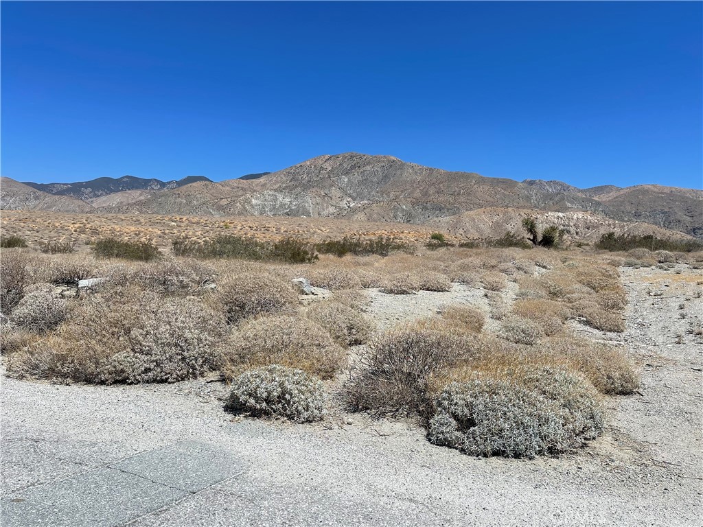 55200 Hatton Place Whitewater, CA 92282 - Photo 8 of 17 a view of mountain