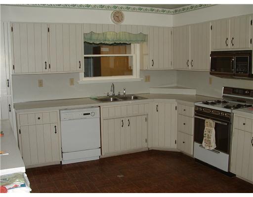 1814 Pulaski Road New Castle, PA 16105 - Photo 4 of 18 Kitchen. All appliances included