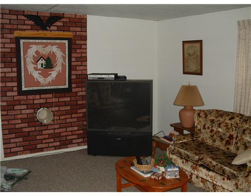 1814 Pulaski Road New Castle, PA 16105 - Photo 7 of 18 Living Room.