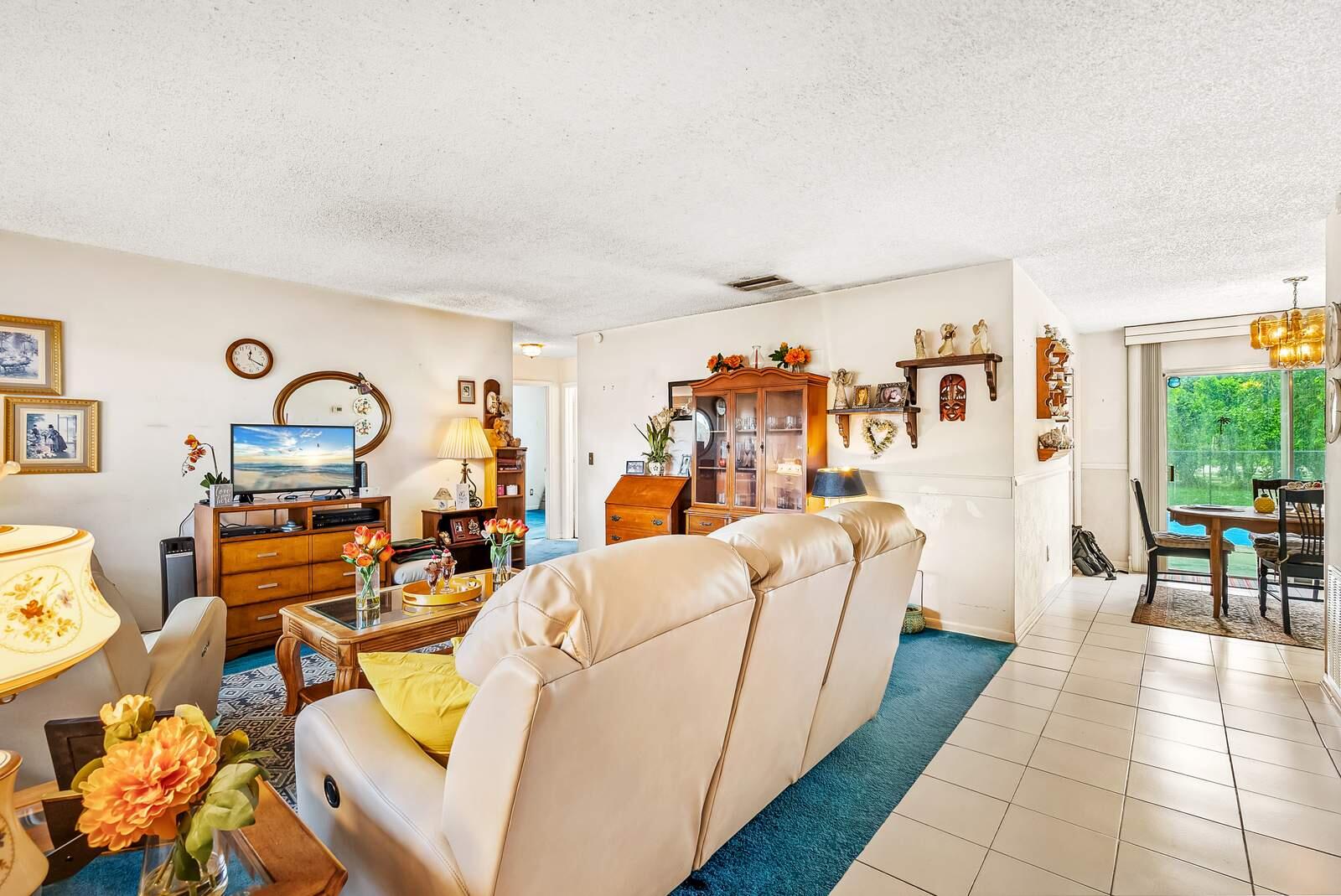 4579 Addison Street Boca Raton, FL 33428 - Photo 6 of 23 06-DSC00927