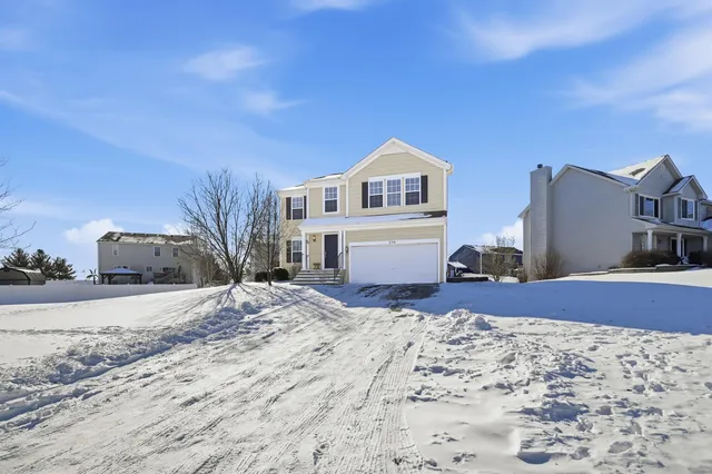 $339,900 | 379 Stone Hollow Drive, Poplar Grove, IL 61065
