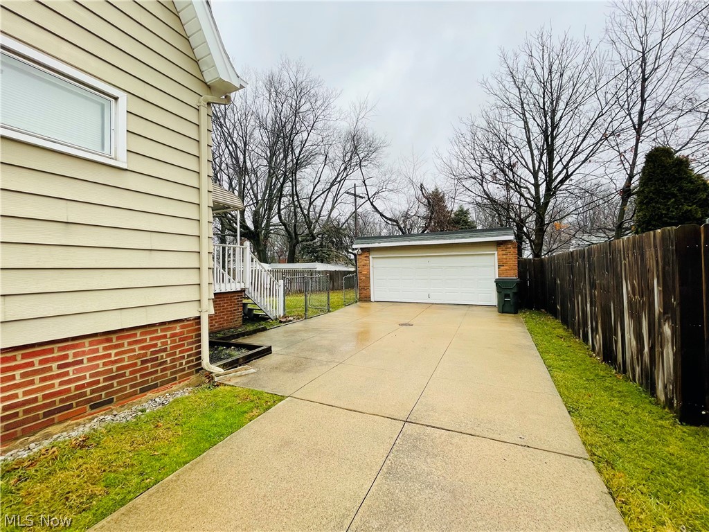 4395 Elmwood Road Cleveland, OH 44121 - Photo 2 of 26