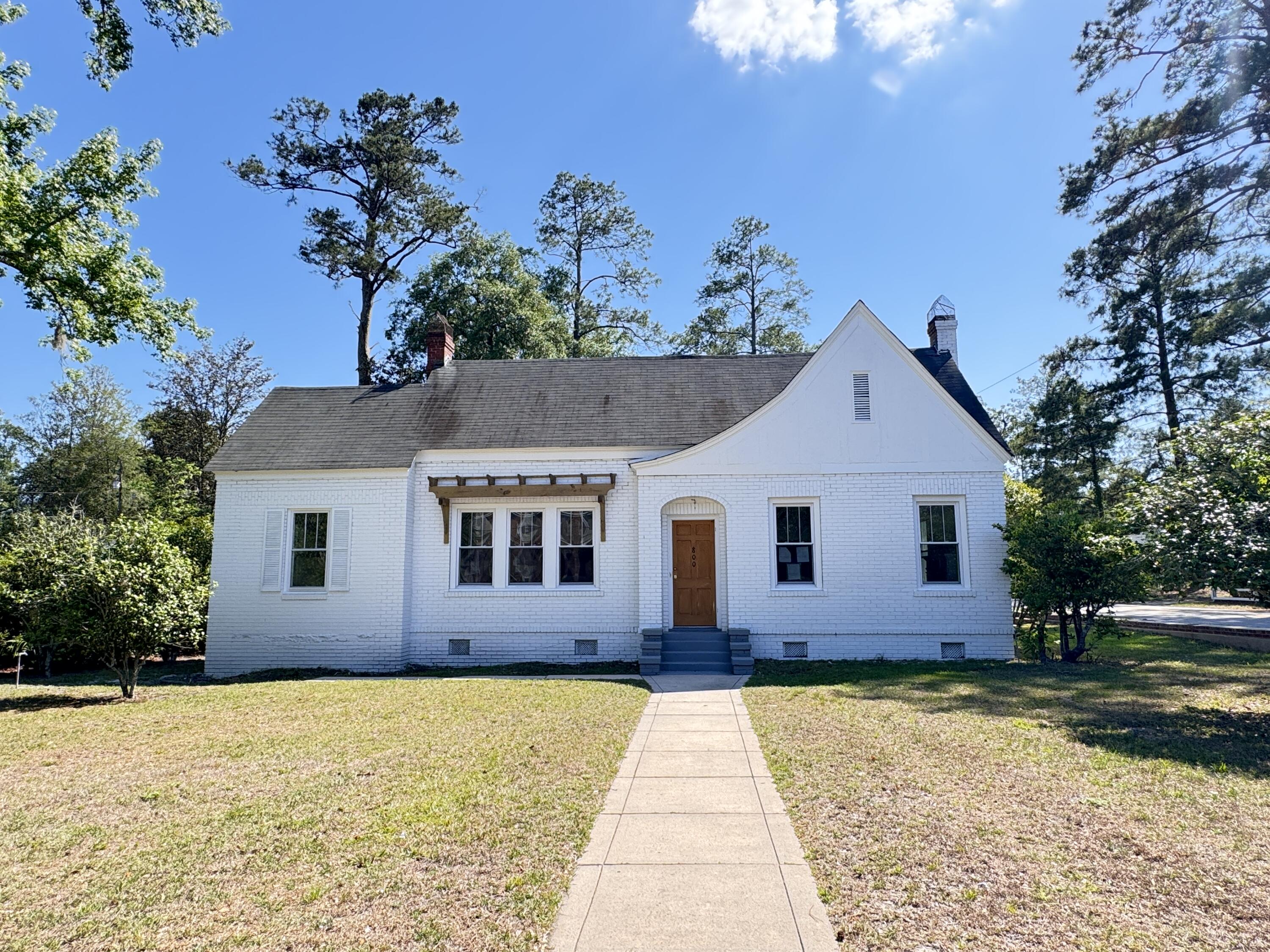 800 Hampton Street Walterboro, SC 29488 - Photo 2 of 136 800 Hampton Street (146)