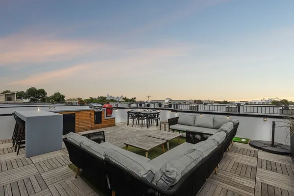 $4,500 | 422 West 9th Street, Unit 106, Dallas, TX 75208