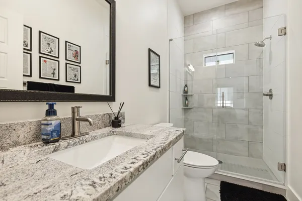 $4,500 | 422 West 9th Street, Unit 106, Dallas, TX 75208