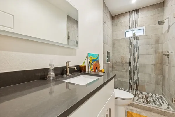$4,500 | 422 West 9th Street, Unit 106, Dallas, TX 75208