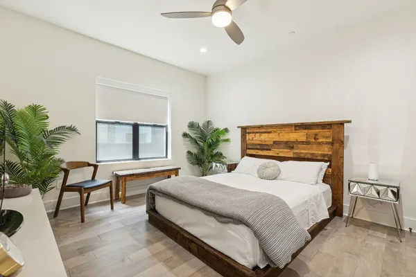 $4,500 | 422 West 9th Street, Unit 106, Dallas, TX 75208