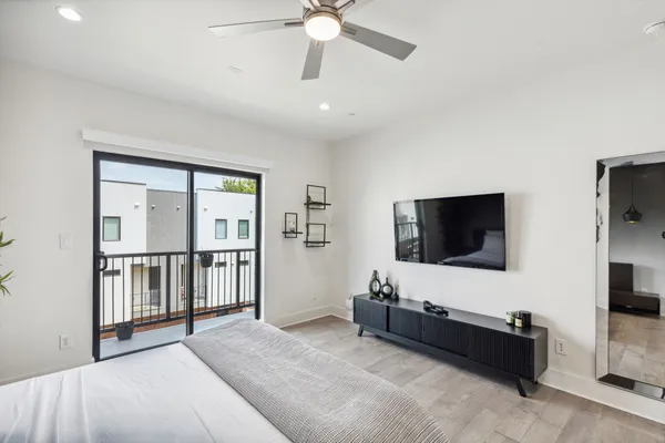 $4,500 | 422 West 9th Street, Unit 106, Dallas, TX 75208