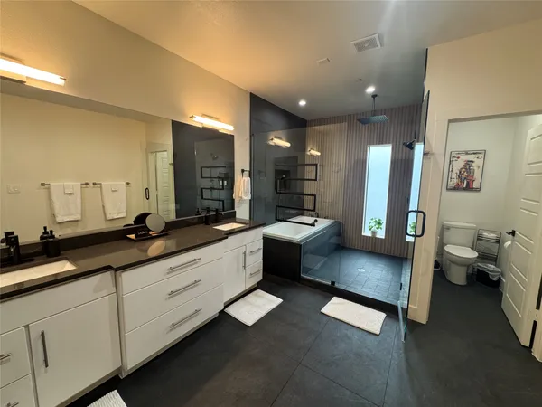 $4,500 | 422 West 9th Street, Unit 106, Dallas, TX 75208