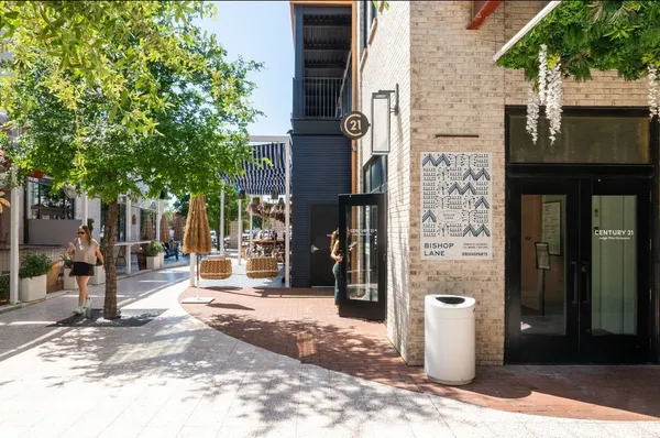 $4,500 | 422 West 9th Street, Unit 106, Dallas, TX 75208